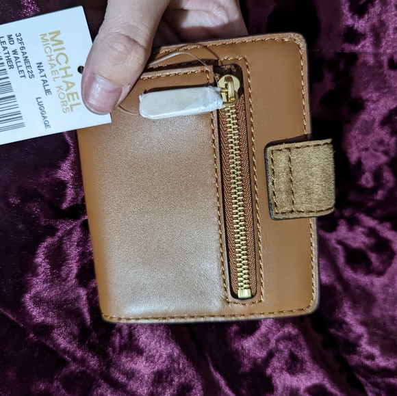 Michael kors bag and wallet - Picture 7 of 11